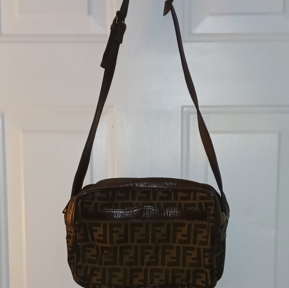 Fendi  Authentic Zucca  Vintage Canvas Shoulder Bag with COA & Dustbag - Picture 7 of 15